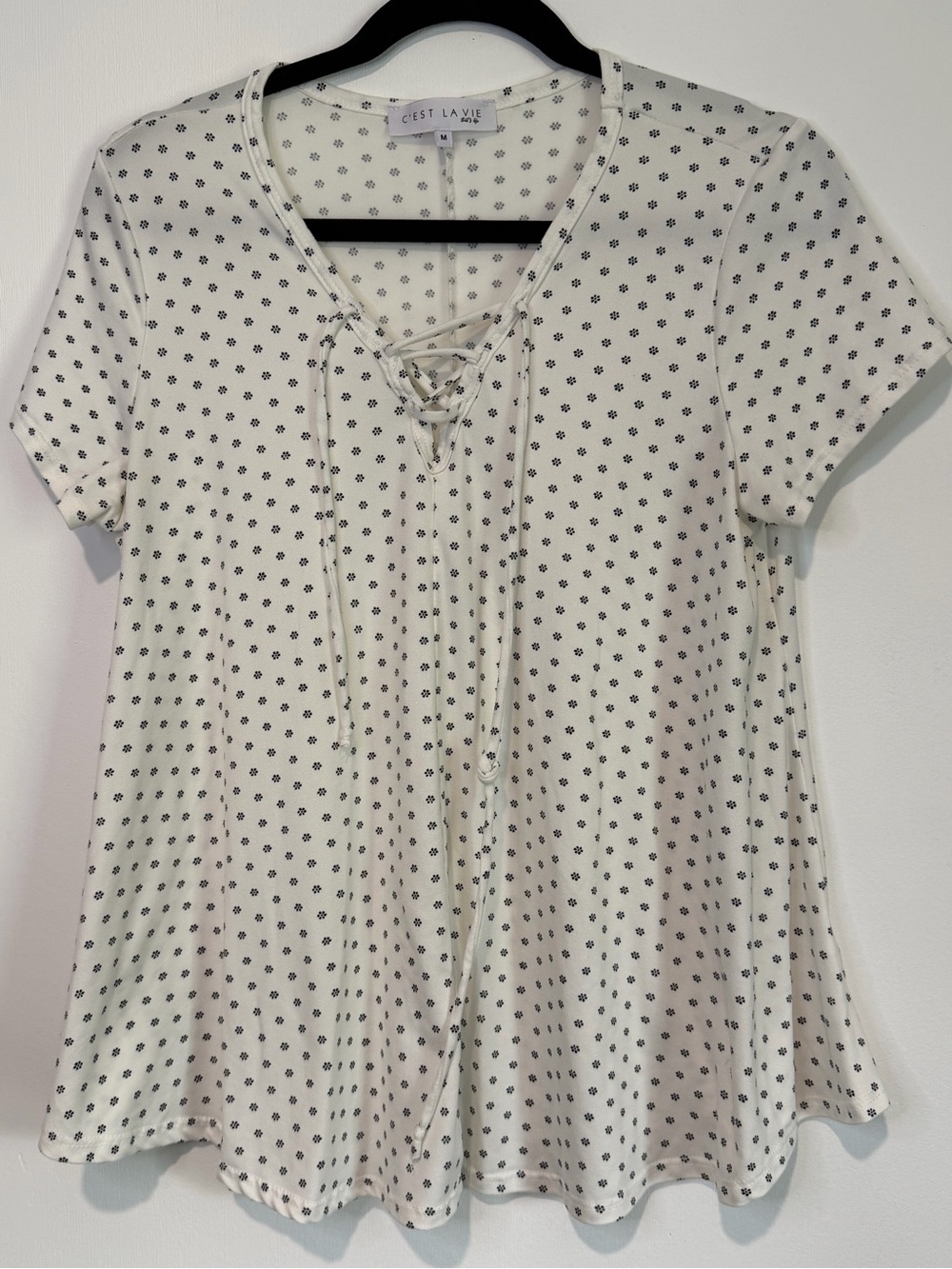 C'est La Vie Lace Up V-Neck Floral Polka Dot Top Medium Boho Geometric White